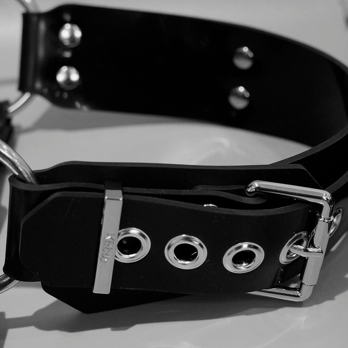 シリコン製ドッグテール固定ストラップ