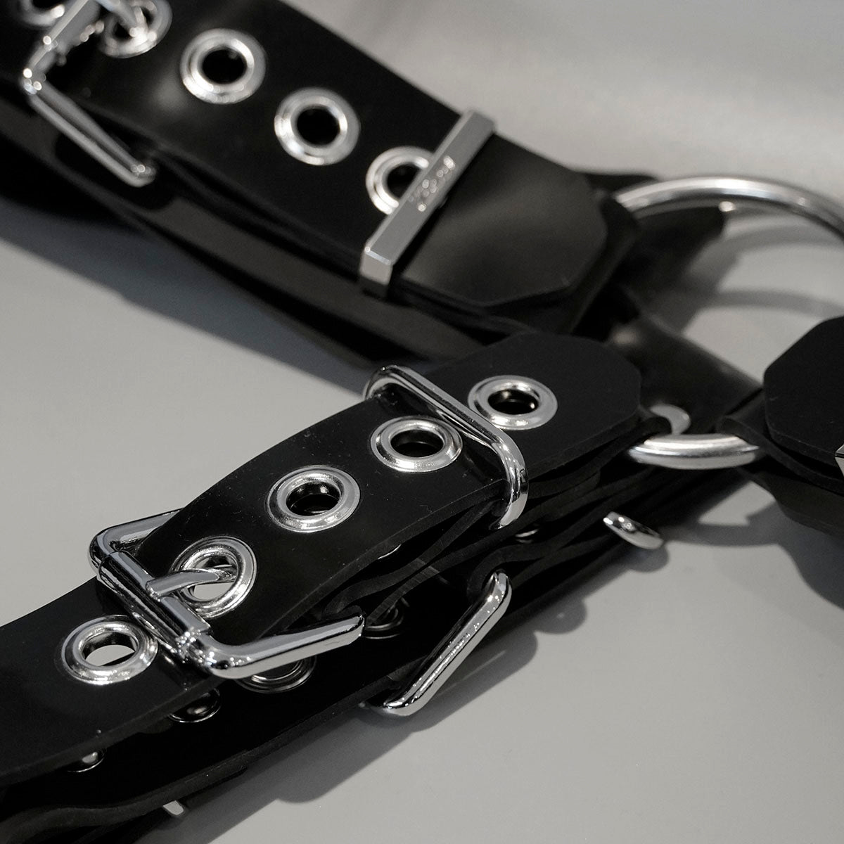 シリコン製ドッグテール固定ストラップ