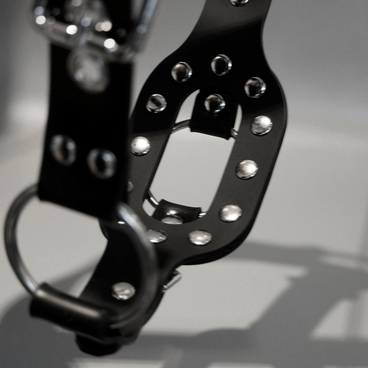 シリコン製ドッグテール固定ストラップ