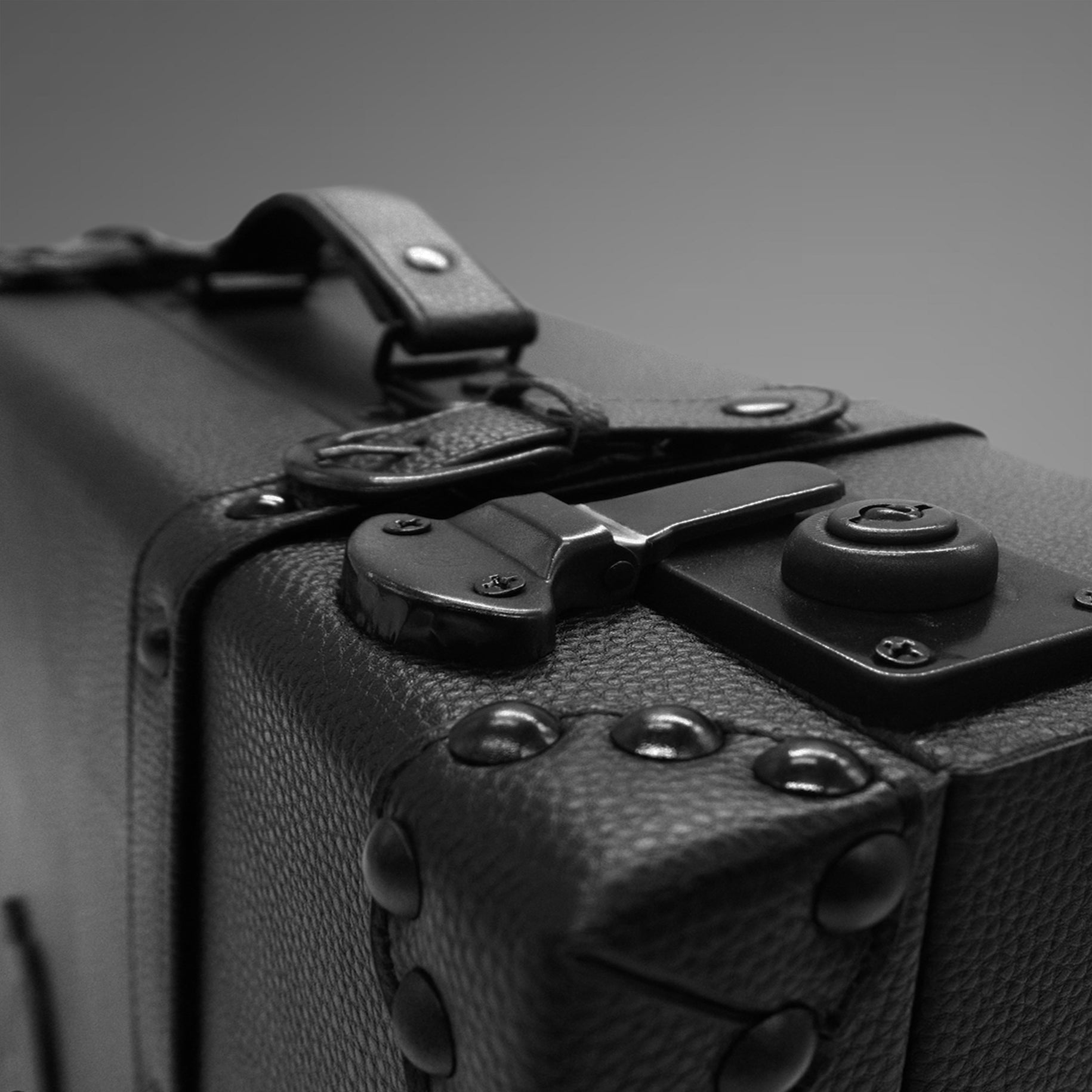 Gibbon Black® PU Leather Full Set Gear Kit